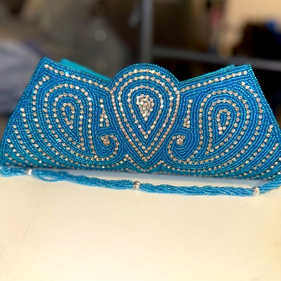 GORGEOUS  turquoise beaded and rhinestone wave clutch SHOWSTOPPER!! - Picture 1 of 10